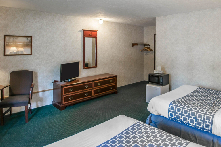 Bedroom 3, Econo Lodge Hornell, Steuben