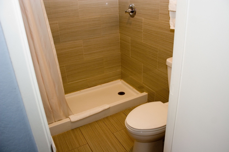 Bathroom 3, Keefer's Inn, Monterey