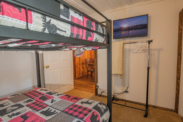 Bedroom 3, Evergreen Paradise, San Bernardino
