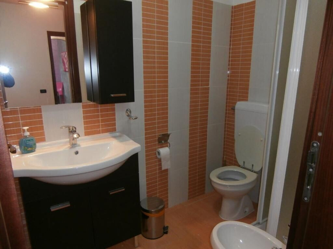 Bathroom 4, Busalacchi B&B, Palermo