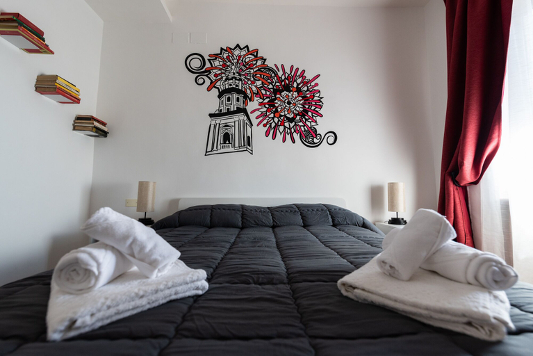 Bedroom 3, L'ATTICO FUGGENTE, Napoli