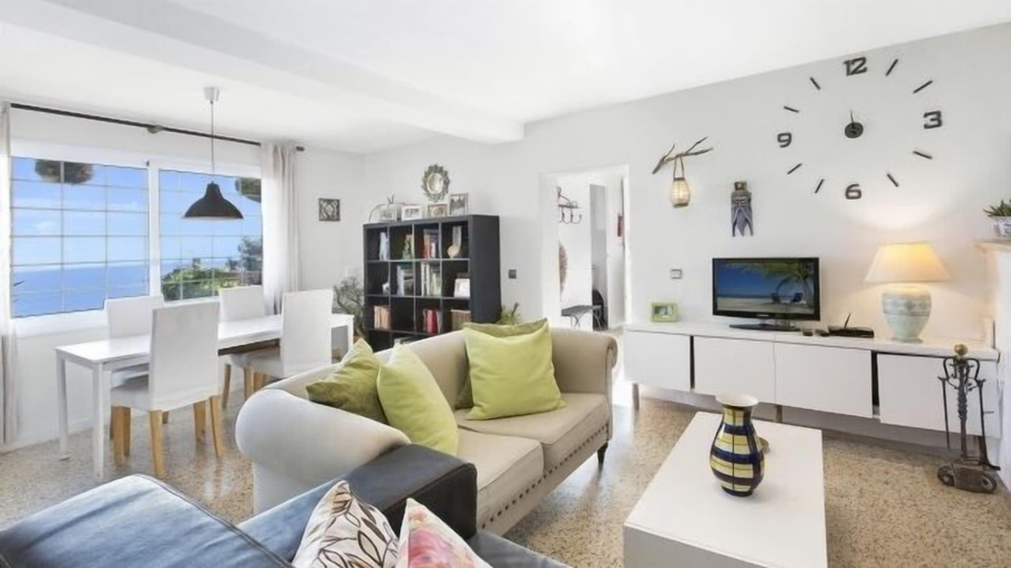 Others 5, Villa Palmeras, Girona