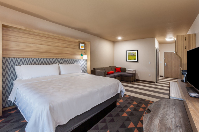 Bedroom 2, Holiday Inn AMARILLO EAST by IHG, Potter