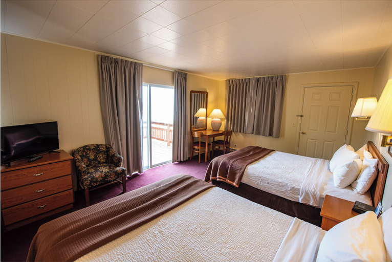 Bedroom 3, Northwinds Motel, Cheboygan