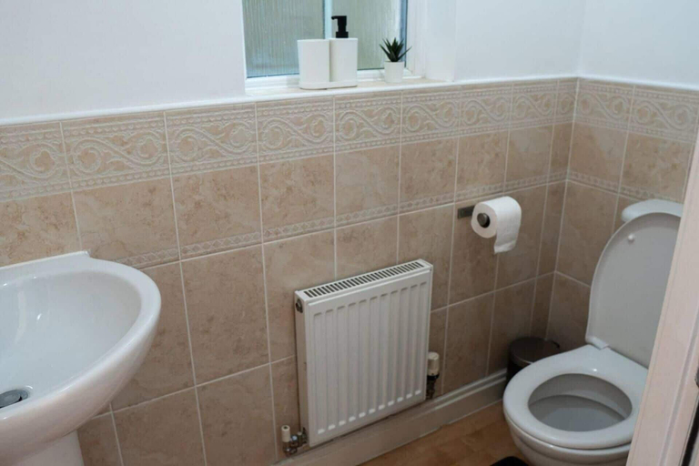 Bathroom 4, Stunning 6-bed House in Milton Keynes, Buckinghamshire