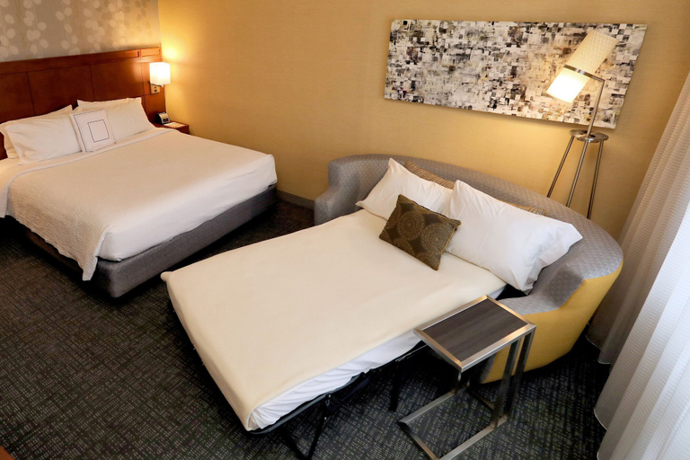 Bedroom 3, Courtyard by Marriott York, York