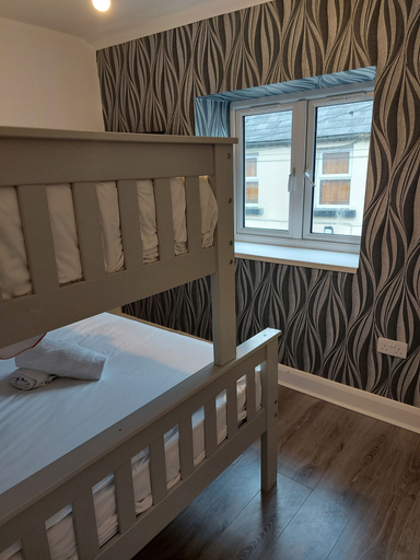 Bedroom 2, 8 Eyre Square Lane