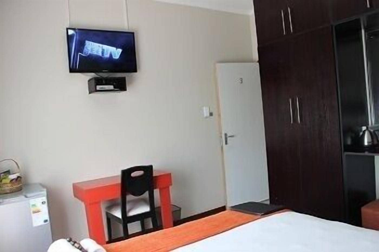 Bedroom 3, Big Five Guest House, O.R.Tambo
