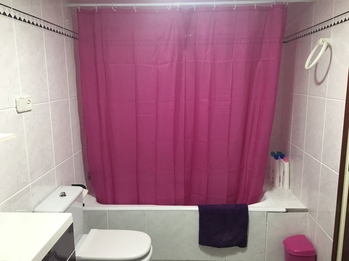 Bathroom 3, Casa El Rincón de la Geltrú, Barcelona