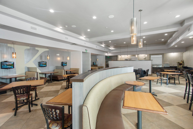 Food & Drinks 2, Holiday Inn & Suites WACO NORTHWEST by IHG, McLennan