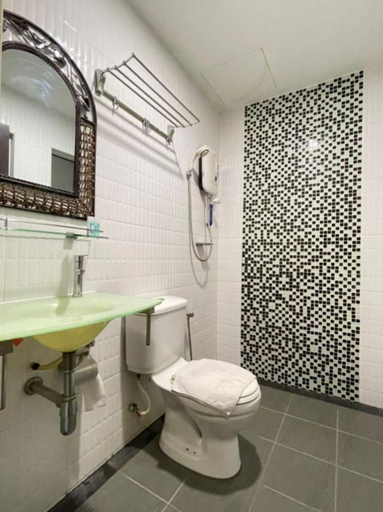 Bathroom 4, Rae Hotel Bukit Bintang, Kuala Lumpur