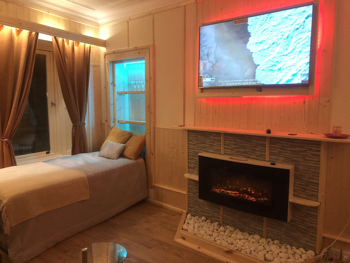 Bedroom 2, Georges57 2-bed Apartment in Inverness, Highland