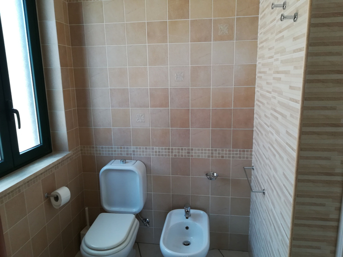 Bathroom 4, La Collina B&B, Messina