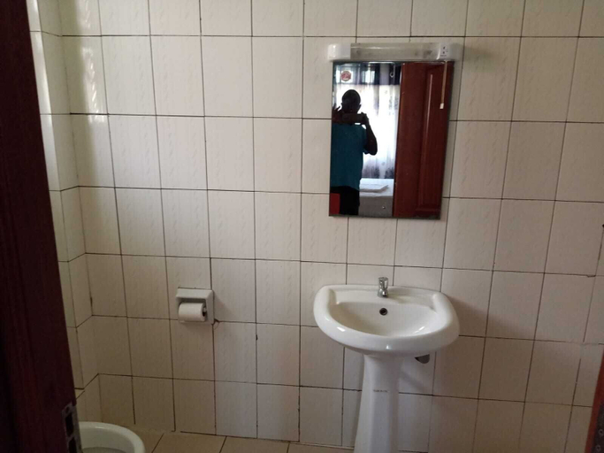 Bathroom, Stay.Plus Mtwapa Holiday Maisonnette, Kilifi South