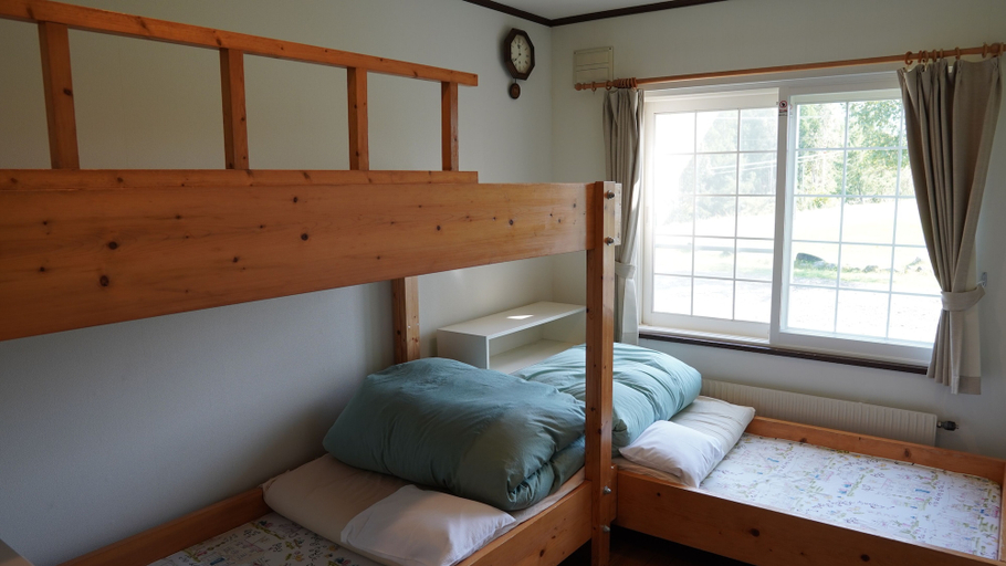Bedroom 2, Kiyosato Ihatov Hostel, Kiyosato