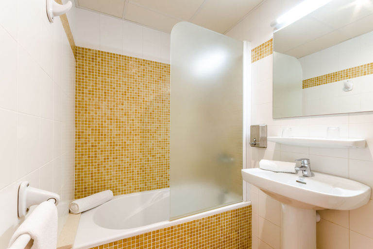 Bathroom 4, Apartamentos Blancala, Baleares