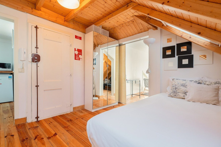 Bedroom 2, Attic Apartment With Balcony in Bairro Alto, Lisbon