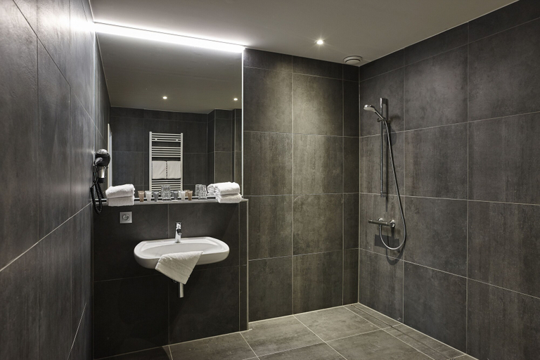 Bathroom 5, Monsieur Ernest, West-Vlaanderen