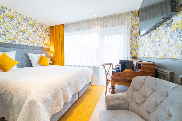 Bedroom 4, Grand Hotel Normandy by CW Hotel Collection, West-Vlaanderen