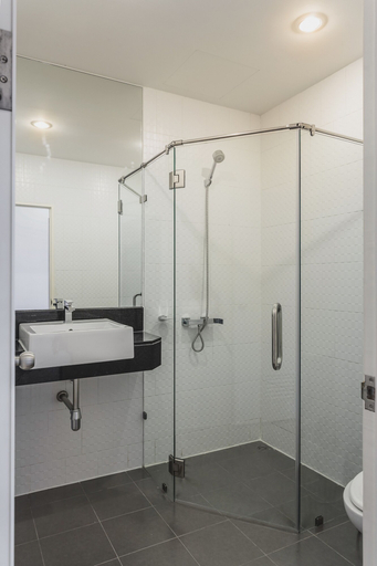 Bathroom, Condo in Karon in Chic Condo - Unit B708, Pulau Phuket