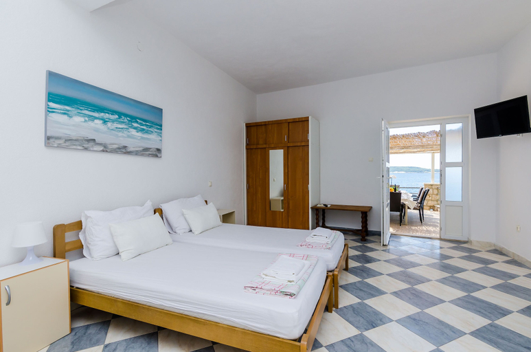 Bedroom 3, Sun & Sea Apartments, Pojezerje