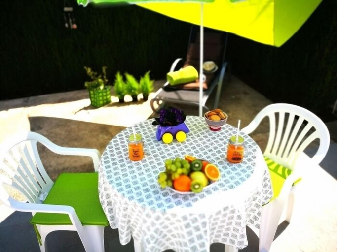 Food & Drinks