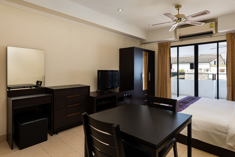 Bedroom 3, The Classroom Hotel, Pattaya
