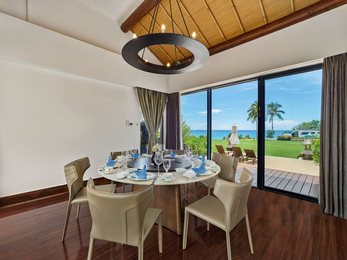 Dining Room 13
