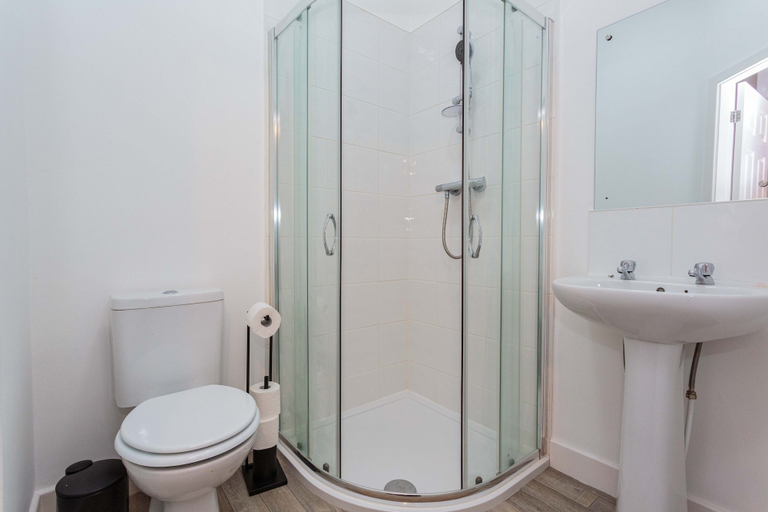 Bathroom 3, Cherry Property - Passionfruit Suite, Lancashire