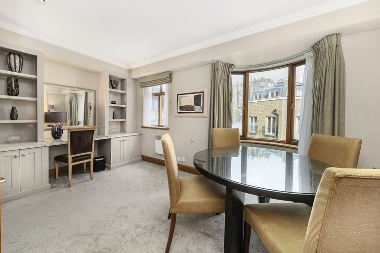 Dining Room 9