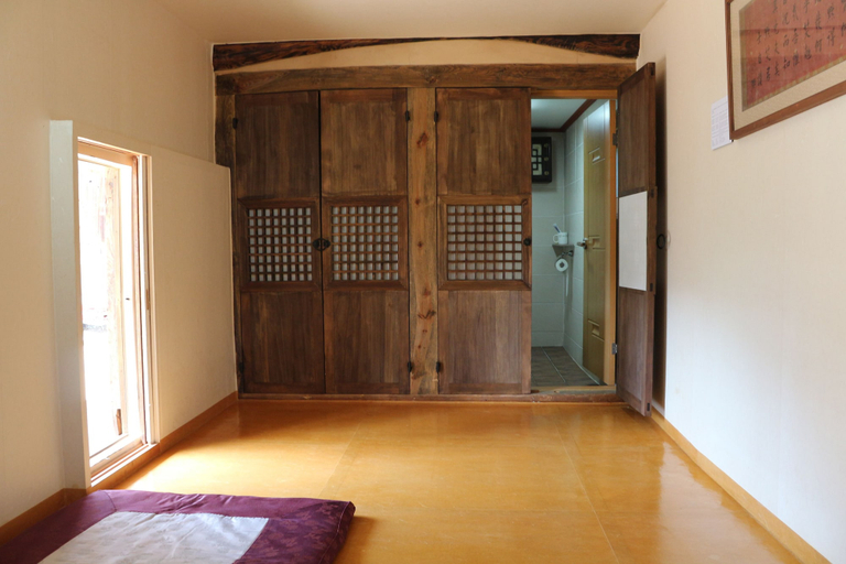 Bedroom 3, Gyeamgotaek, Seosan