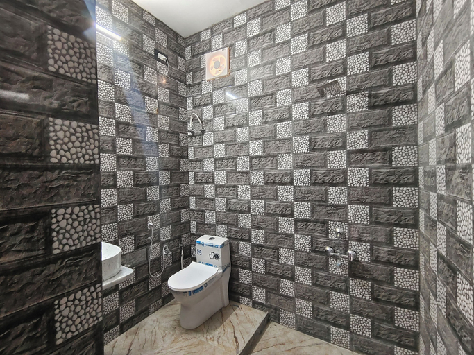 Bathroom 4, Jawai Wildlife Safari Camp, Pali