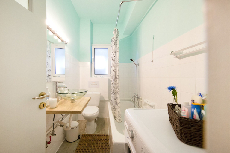Bathroom, Your home under Acropolis Central& safe, Attica