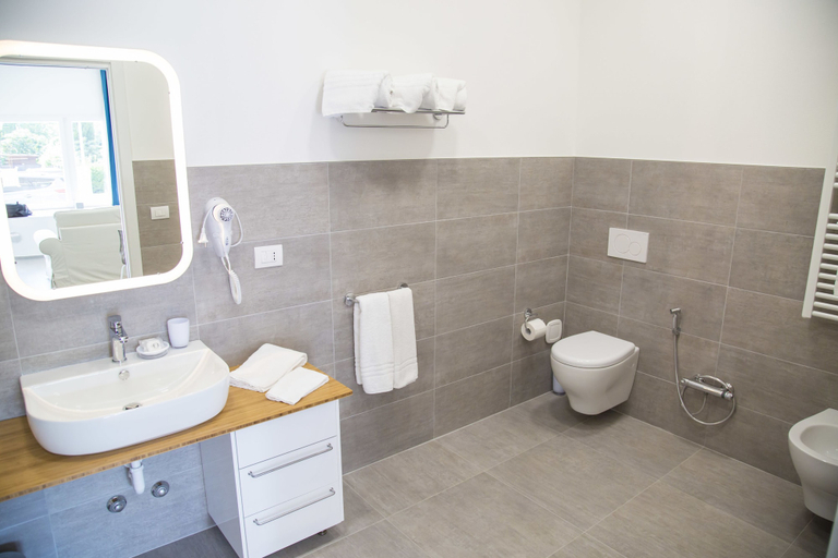 Bathroom 4, Rivabella Suite Apartments, Rimini
