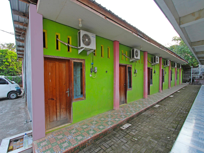 Others 5, OYO 91476 Srikaya Hotel 3, Pekalongan