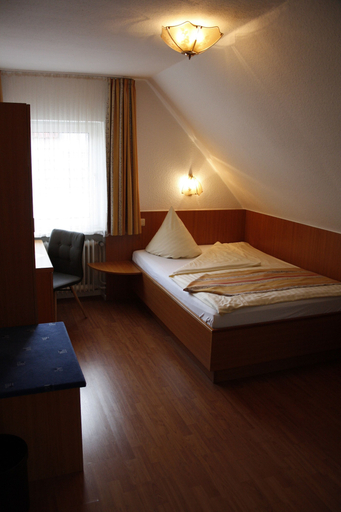 Bedroom 3, Hotel Pellmühle, Friesland