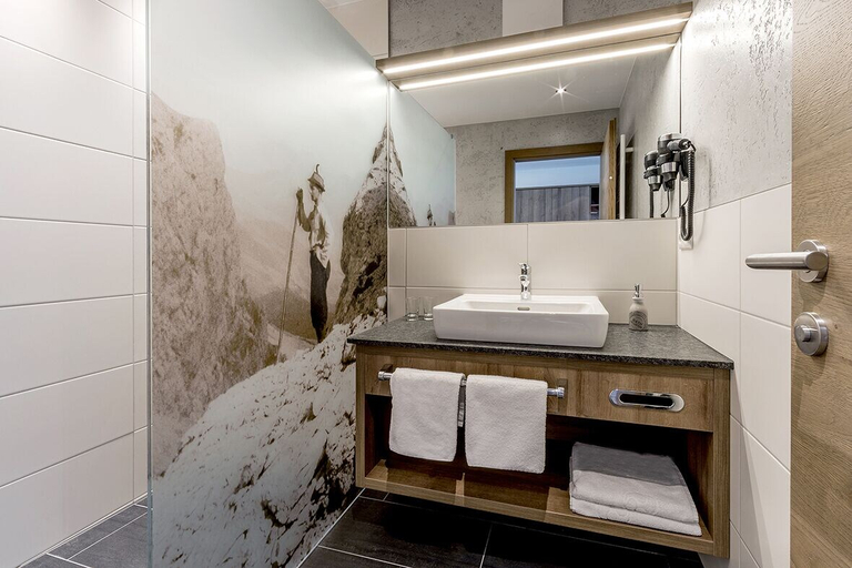 Bathroom 4, Hotel Leamwirt, Kitzbühel