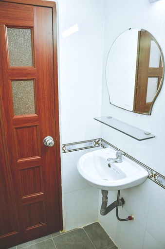 Bathroom 3, Carpe Diem 1988 Cozy Room, District 1