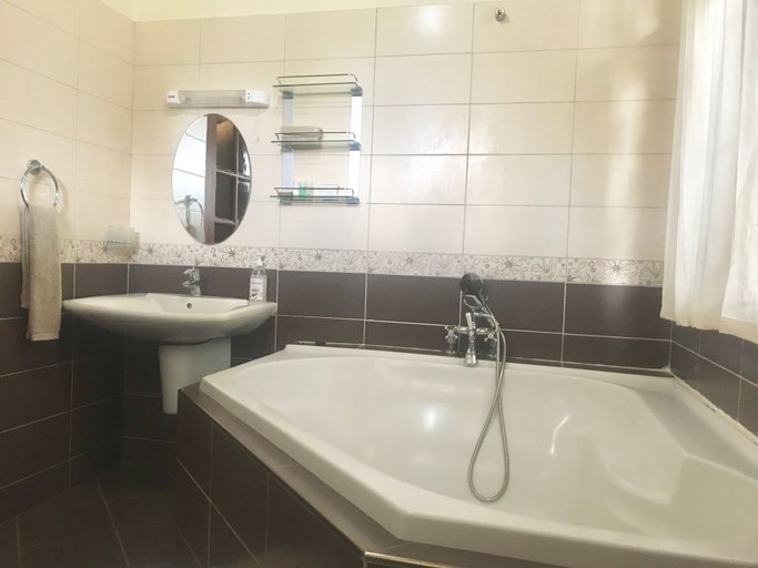 Bathroom 4, Nyumbani B&B, Arusha Urban