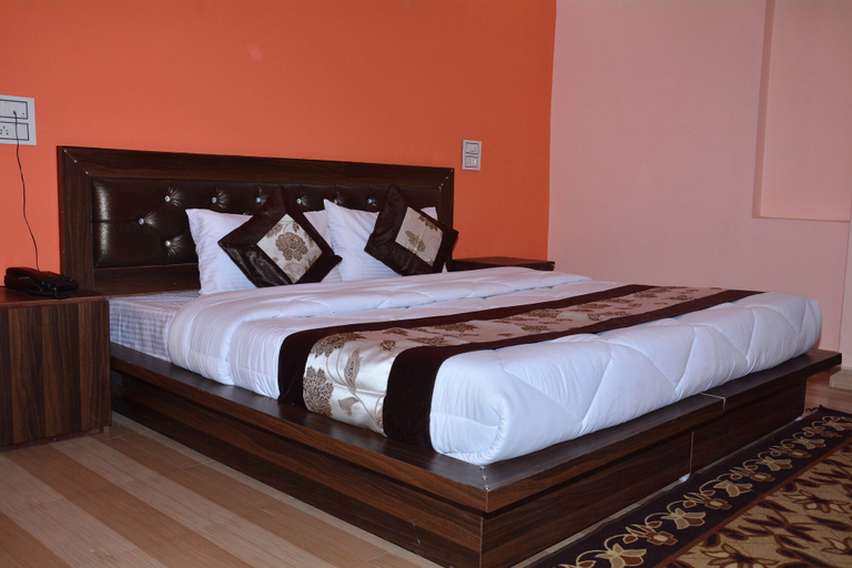 Bedroom 2, Hotel Grand Raga, Mandi