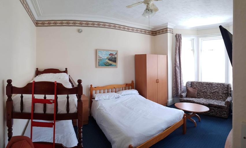Bedroom, Glen Villa Flat 1 - 4 Berth, Norfolk