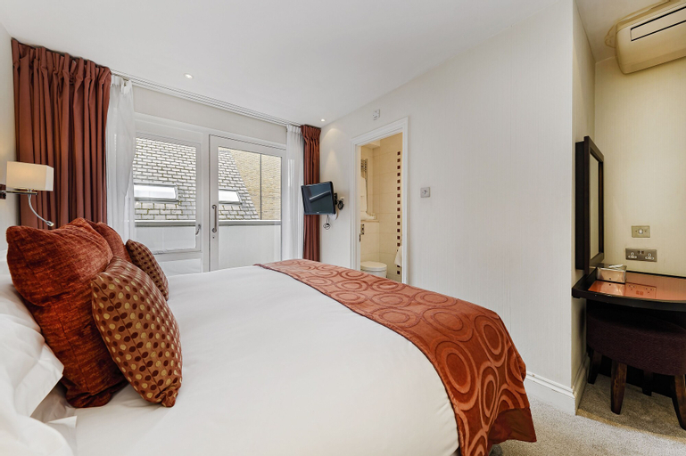 Bedroom 16