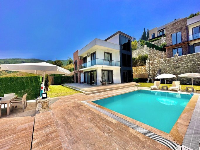 Exterior 2, Vista Vills