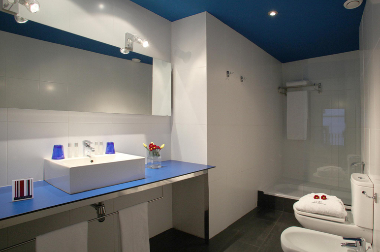 Bathroom 4, Ciutat de Barcelona, Barcelona