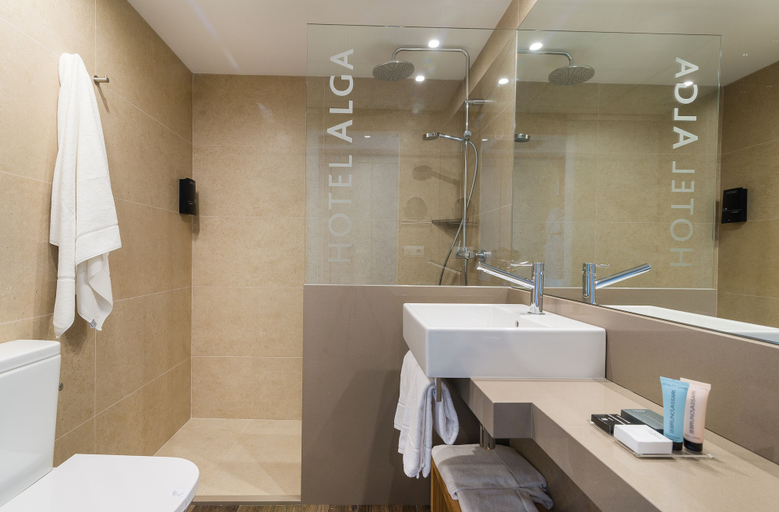 Bathroom 5, Hotel Alga, Girona