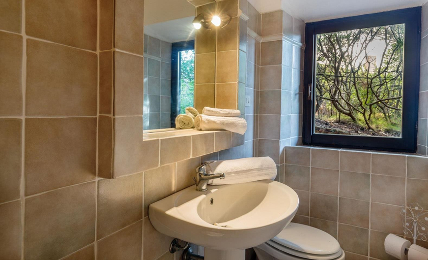 Bathroom 4, Villa Li Junchi, Olbia-Tempio