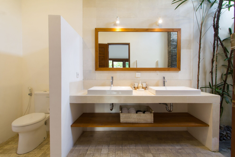 Bathroom 4, Echo Beach Villa & Apartment, Badung