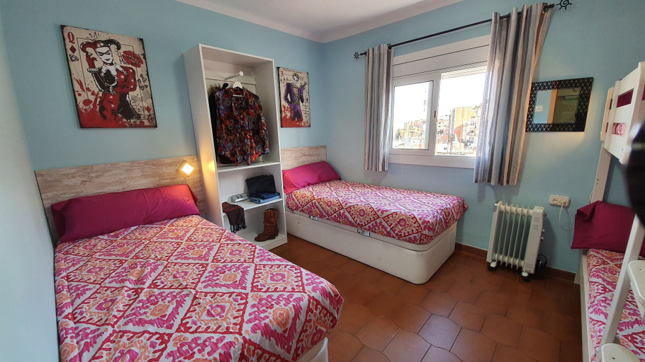 Bedroom 3, Attic & Terrace BBQ Park Güell BCN Metro, Barcelona