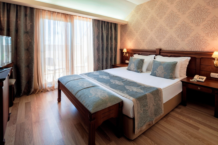 Bedroom 3, Club Hotel Turan Prince World - All Inclusive, Manavgat