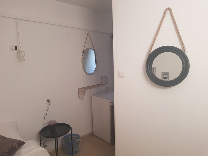 Bedroom 4, King Koresh Hotel